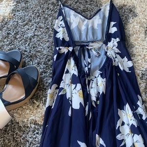 NWOT Navy Boho Floral Split Thigh Criss Cross Backless... M